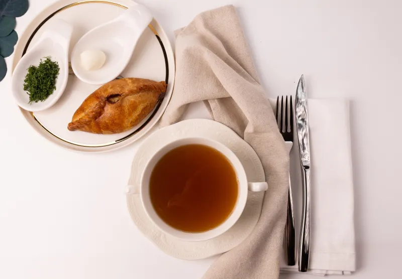 Куриный бульон с растегаем